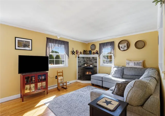 Photo 4 of Single family home for sale at 220 Williams St, Cumberland, RI 02864 | MLS# 1422841 | Listing updated on 2026-09-14