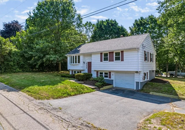 Photo 2 of Single family home for sale at 614 Bound Rd, Woonsocket, RI 02895 | MLS# 1423262 | Listing updated on 2026-09-14