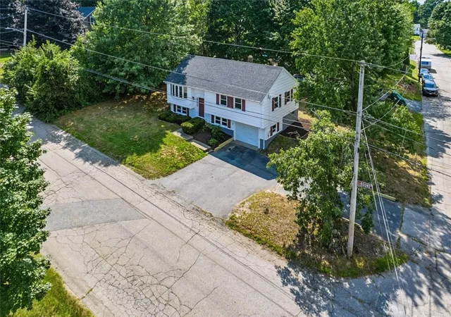 Photo 3 of Single family home for sale at 614 Bound Rd, Woonsocket, RI 02895 | MLS# 1423262 | Listing updated on 2026-09-14