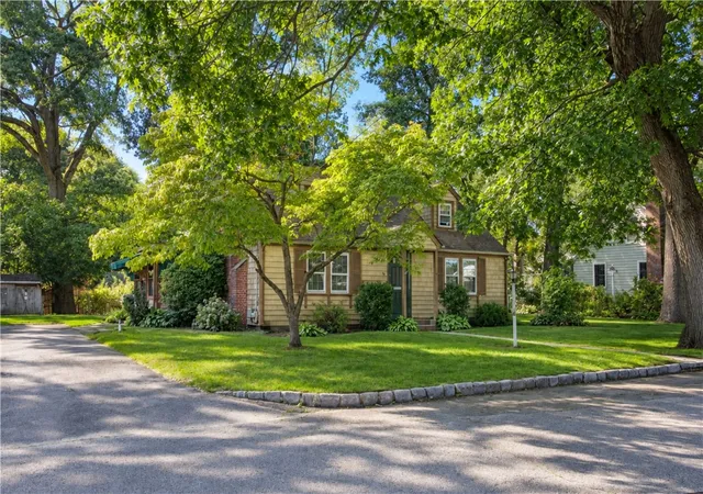 Photo 2 of Single family home for sale at 81 Park View Ave, Warwick, RI 02888 | MLS# 1423143 | Listing updated on 2026-09-29