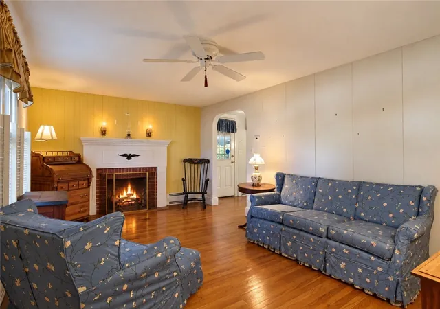 Photo 3 of Single family home for sale at 81 Park View Ave, Warwick, RI 02888 | MLS# 1423143 | Listing updated on 2026-09-29
