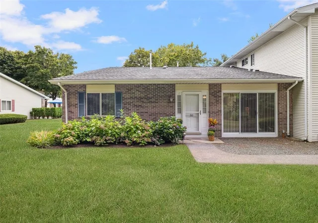 Condo for sale at 311 Chatham Cir, Warwick, RI 02886 | MLS# 1423074