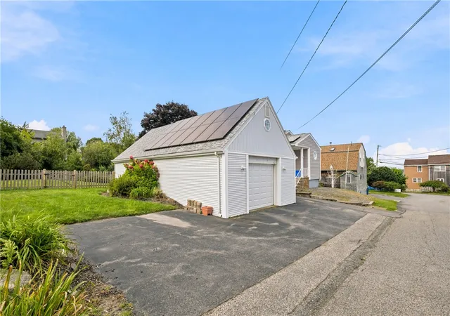 Photo 4 of Single family home for sale at 201 Randolph Ave, Tiverton, RI 02878 | MLS# 1423295 | Listing updated on 2026-09-14