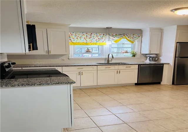 Photo 2 of Single family home for sale at 46 Farm St, Providence, RI 02908 | MLS# 1423252 | Listing updated on 2026-09-15
