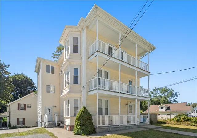 Condo for sale at 394 Great Rd #3, Lincoln, RI 02865 | MLS# 1423254