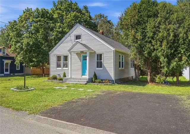Photo 2 of Single family home for sale at 41 Custer St, Warwick, RI 02889 | MLS# 1423578 | Listing updated on 2026-10-22