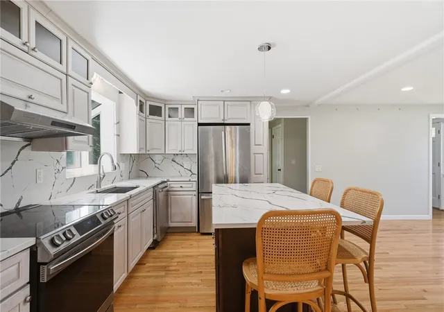 Photo 3 of Single family home for sale at 22 Carriage Dr, Lincoln, RI 02865 | MLS# 1423464 | Listing updated on 2026-10-12