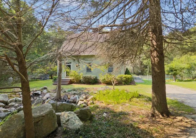 Photo 2 of Single family home for sale at 840 Lake Rd, Tiverton, RI 02878 | MLS# 1418141 | Listing updated on 2026-10-22