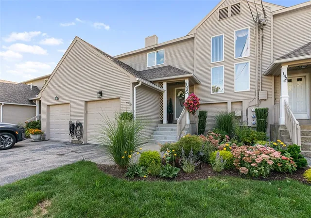 Photo 2 of Condo for sale at 102 Palmer Dr #D, North Providence, RI 02904 | MLS# 1423767 | Listing updated on 2026-10-20