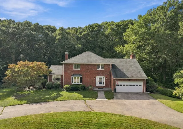 Single family home for sale at 20 Lincoln Dr, North Smithfield, RI 02896 | MLS# 1423826
