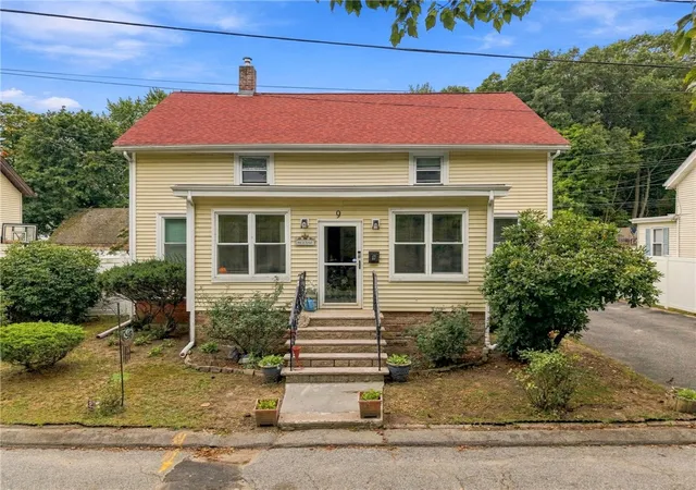 Photo 1 of Single family home for sale at 9 Pond Ave, Lincoln, RI 02865 | MLS# 1424212 | Listing updated on 2026-10-16