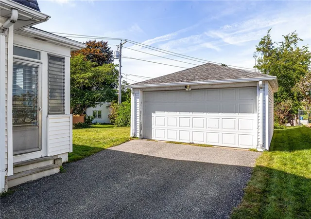 Photo 3 of Single family home for sale at 153 Lyndon Rd, Cranston, RI 02905 | MLS# 1424220 | Listing updated on 2026-10-12