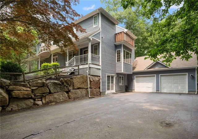 Photo 1 of Single family home for sale at 165 Lynn Cir, East Greenwich, RI 02818 | MLS# 1423616 | Listing updated on 2026-10-19