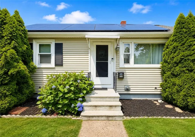 Photo 2 of Single family home for sale at 52 Tiffany St, North Providence, RI 02904 | MLS# 1424255 | Listing updated on 2026-10-20
