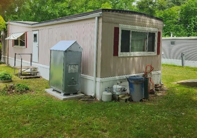 Photo 3 of Single family home for sale at 27 Woodward Rd, Lincoln, RI 02865 | MLS# 1424429 | Listing updated on 2026-10-17