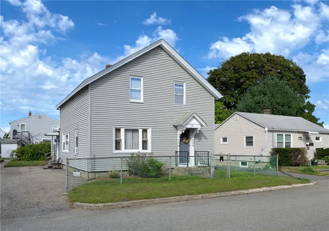 Photo 3 of Single family home for sale at 28 Gardner St, Pawtucket, RI 02861 | MLS# 1424649 | Listing updated on 2026-10-12