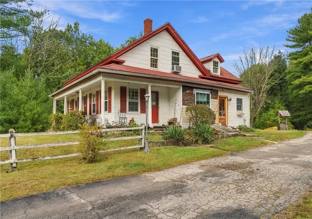 Photo 3 of Single family home for sale at 406 S Main St, Pascoag, RI 02859 | MLS# 1424621 | Listing updated on 2026-10-12