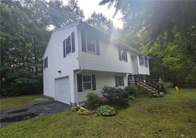 Photo 3 of Sale Pending at 399 Farnum Pike, Smithfield, RI 02917 | MLS# 1424860 | Listing updated on 2026-10-13