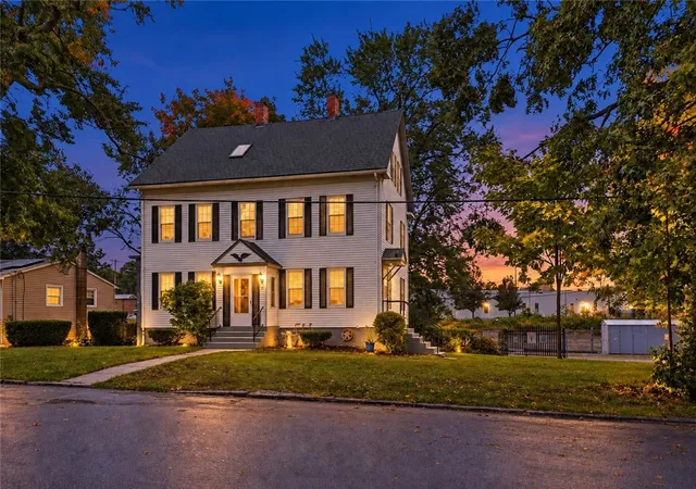 Photo 1 of Sale Pending at 7 Broad St, Warwick, RI 02888 | MLS# 1424884 | Listing updated on 2026-10-15