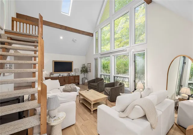 Photo 1 of Single family home for sale at 40 Moosehorn Rd, East Greenwich, RI 02818 | MLS# 1424936 | Listing updated on 2026-10-12