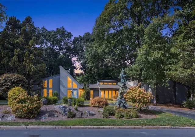 Photo 1 of Single family home for sale at 2 Elden Ct, Lincoln, RI 02865 | MLS# 1424970 | Listing updated on 2026-10-19