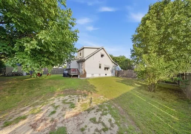 Photo 2 of Single family home for sale at 42 Riverview Ave, Pawtucket, RI 02860 | MLS# 1425042 | Listing updated on 2026-10-14