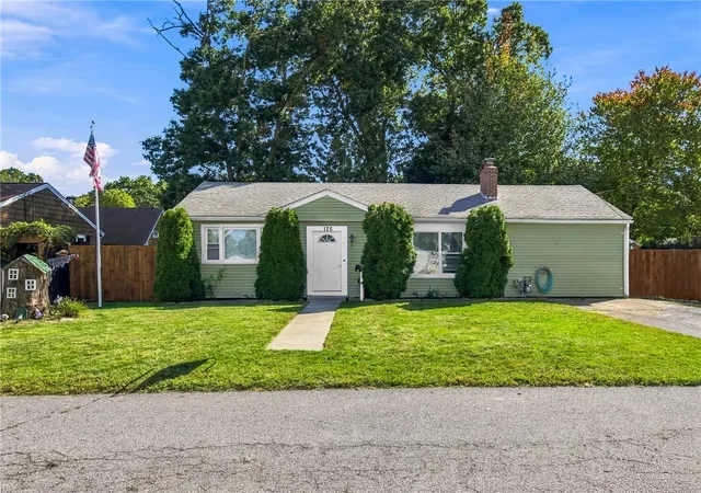 Photo 1 of Single family home for sale at 126 Vernon St, Warwick, RI 02889 | MLS# 1425118 | Listing updated on 2026-10-20