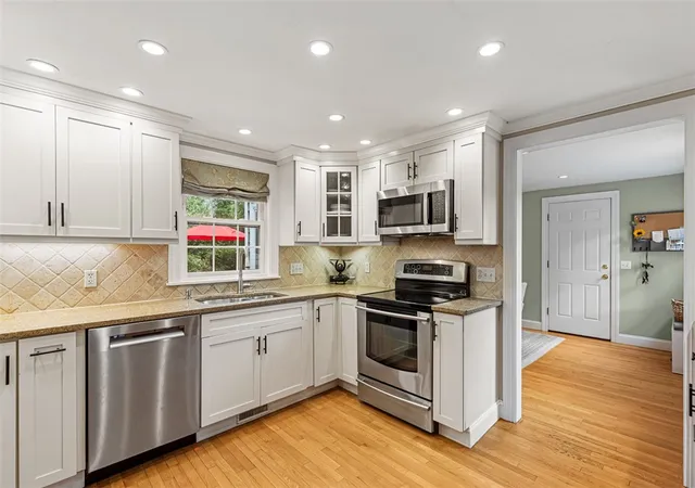 Photo 3 of Sale Pending at 3 Jenks Garden Ln, Barrington, RI 02806 | MLS# 1425047 | Listing updated on 2026-10-21