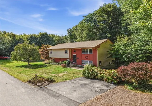 Single family home for sale at 5 Julien St, Smithfield, RI 02917 | MLS# 1425166