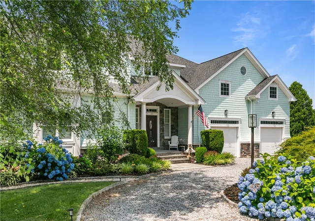 Photo 3 of Single family home for sale at 121 Seaside Dr, Jamestown, RI 02835 | MLS# 1425239 | Listing updated on 2026-10-17
