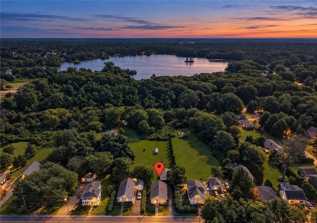 Photo 2 of Single family home for sale at 520 Middle Hwy, Barrington, RI 02806 | MLS# 1425282 | Listing updated on 2026-10-18