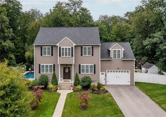 Photo 1 of Single family home for sale at 8 Winterberry Rd, Lincoln, RI 02865 | MLS# 1425362 | Listing updated on 2026-10-16