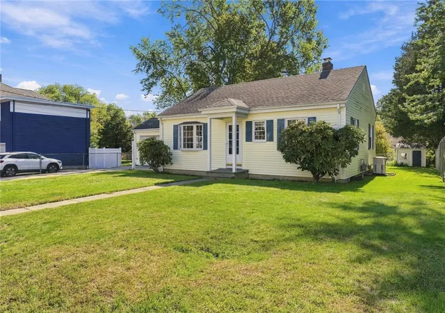 Photo 2 of Single family home for sale at 143 Dorr Ave, Riverside, RI 02915 | MLS# 1425170 | Listing updated on 2026-10-16