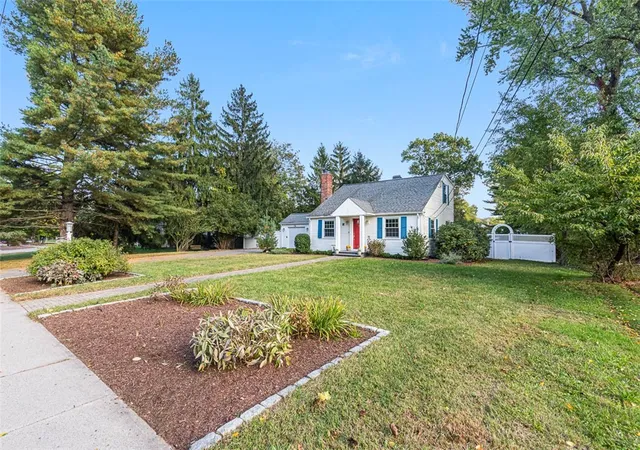 Photo 2 of Single family home for sale at 18 Massasoit Ave, Barrington, RI 02806 | MLS# 1425111 | Listing updated on 2026-10-19