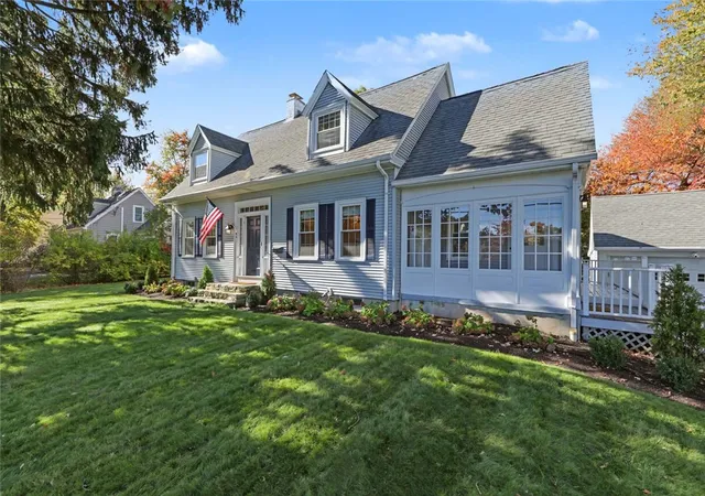Photo 3 of Single family home for sale at 40 Grandview Ave, Lincoln, RI 02865 | MLS# 1424372 | Listing updated on 2026-10-21
