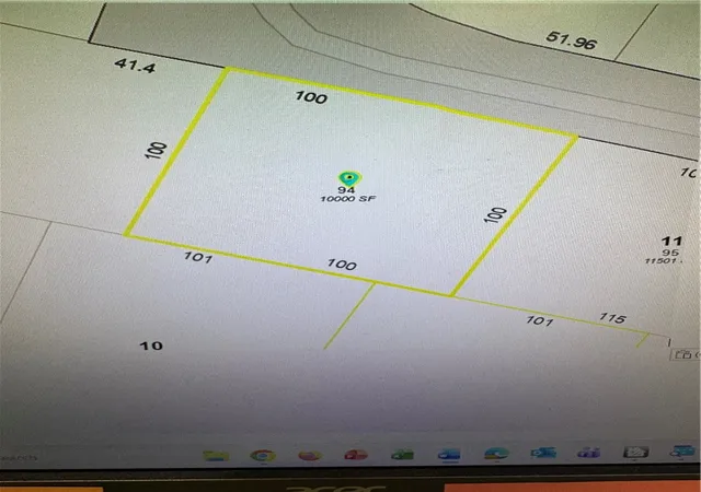 Photo 3 of Sale Pending at 9 Christine Dr, Barrington, RI 02806 | MLS# 1424505 | Listing updated on 2026-10-18