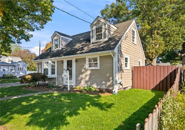Photo 3 of Single family home for sale at 100 Eaton St, Pawtucket, RI 02861 | MLS# 1425210 | Listing updated on 2026-10-17