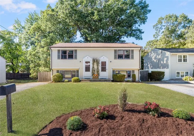 Photo 1 of Sale Pending at 131 Kenyon Ave, Warwick, RI 02886 | MLS# 1424663 | Listing updated on 2026-10-18