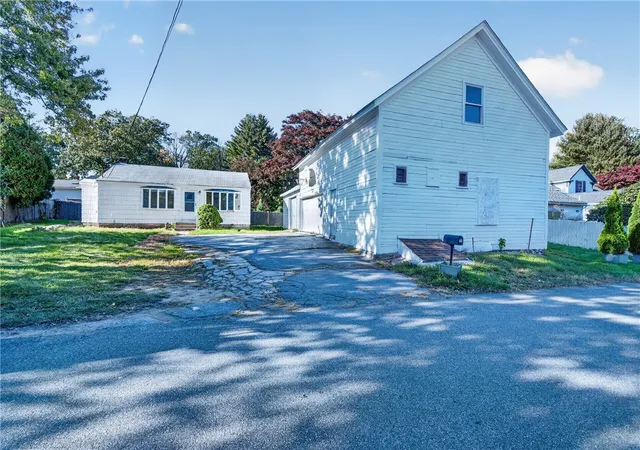 Photo 2 of Single family home for sale at 7 Belvedere St, Johnston, RI 02919 | MLS# 1425542 | Listing updated on 2026-10-19