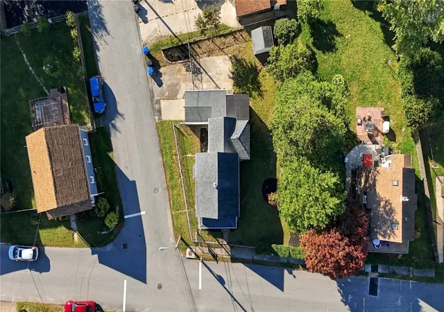 Photo 36 of Single family home for sale at 30 Read St, Riverside, RI 02915 | MLS# 1425397 | Listing updated on 2026-10-22