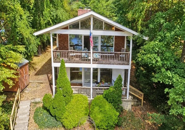 Photo 1 of Single family home for sale at 39 Thurston Dr, Hope Valley, RI 02832 | MLS# 1425285 | Listing updated on 2026-10-19