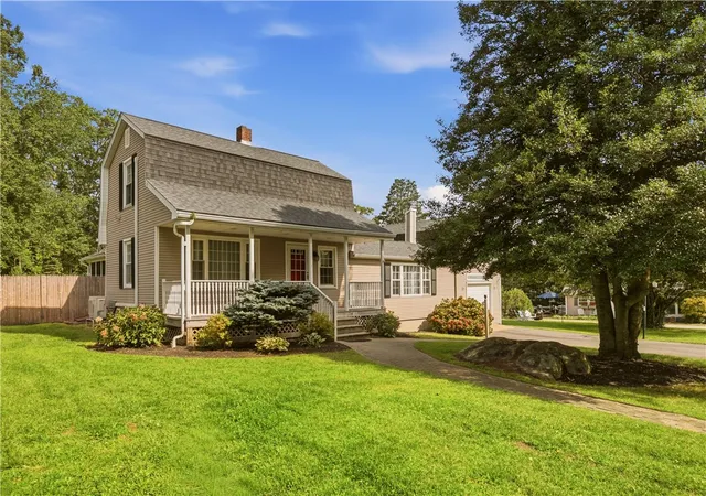 Photo 1 of Single family home for sale at 21 King Rd, Tiverton, RI 02878 | MLS# 1425583 | Listing updated on 2026-10-19