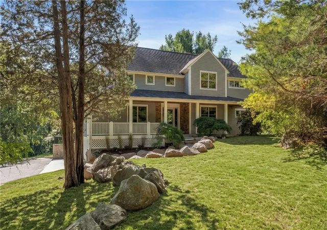 Photo 1 of Single family home for sale at 900 South Rd, East Greenwich, RI 02818 | MLS# 1425581 | Listing updated on 2026-10-17