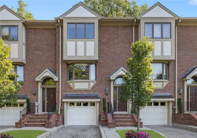 Condo for sale at 203 Dean Ridge Ct, Cranston, RI 02920 | MLS# 1425600