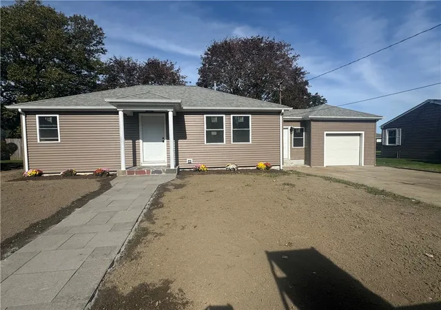 Photo 1 of Single family home for sale at 112 Durfee Rd, Tiverton, RI 02878 | MLS# 1425617 | Listing updated on 2026-10-15