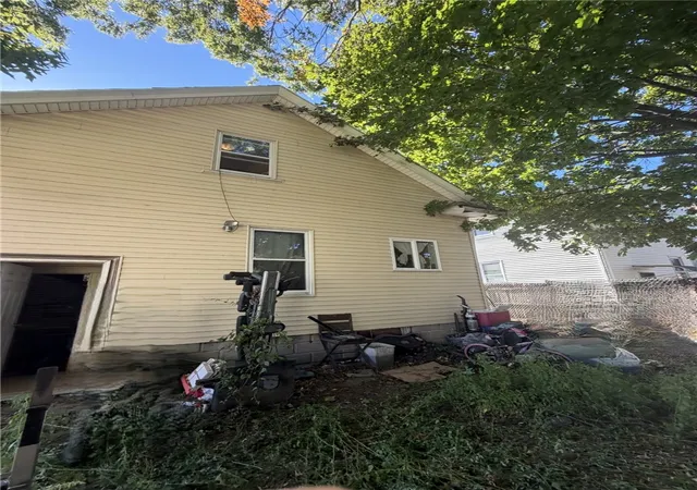 Photo 4 of Sale Pending at 287 Sayles St, Providence, RI 02905 | MLS# 1425762 | Listing updated on 2026-10-20