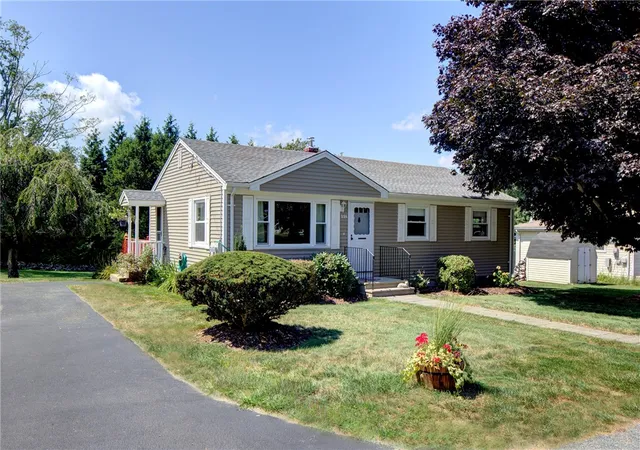 Single family home for sale at 114 Redwood Rd, Portsmouth, RI 02871 | MLS# 1424500