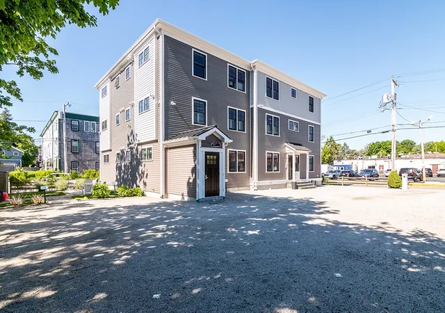 Photo 3 of Condo for sale at 20 E Bowery St #1A, Newport, RI 02840 | MLS# 1425943 | Listing updated on 2026-10-17