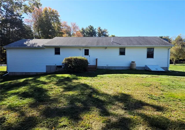 Photo 4 of Sale Pending at 9 Courtney Ln, Hope Valley, RI 02832 | MLS# 1426007 | Listing updated on 2026-10-22