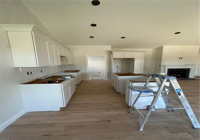 Photo 3 of Sale Pending at 7 Wyndham Way, North Kingstown, RI 02852 | MLS# 1425501 | Listing updated on 2026-10-16